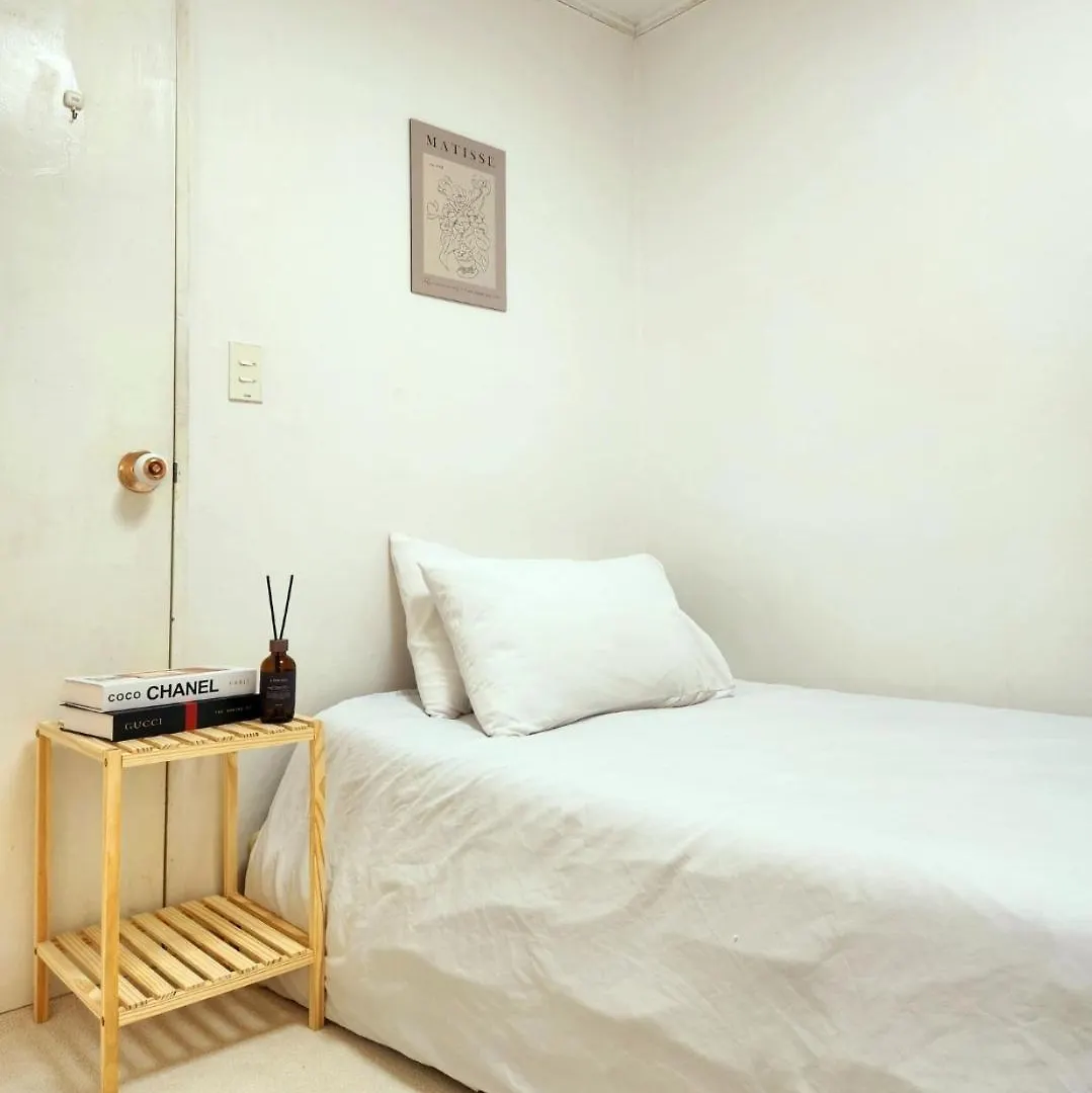Апартаменты Hongdae Cozy Сеул
